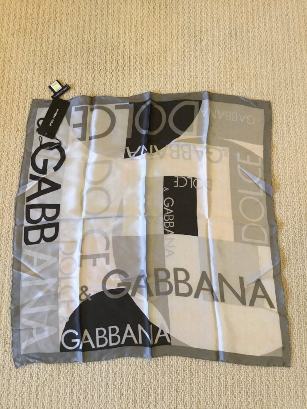 Dolce & Gabbana Gray Black Ivory Logo Print Square Scarf – NWT
